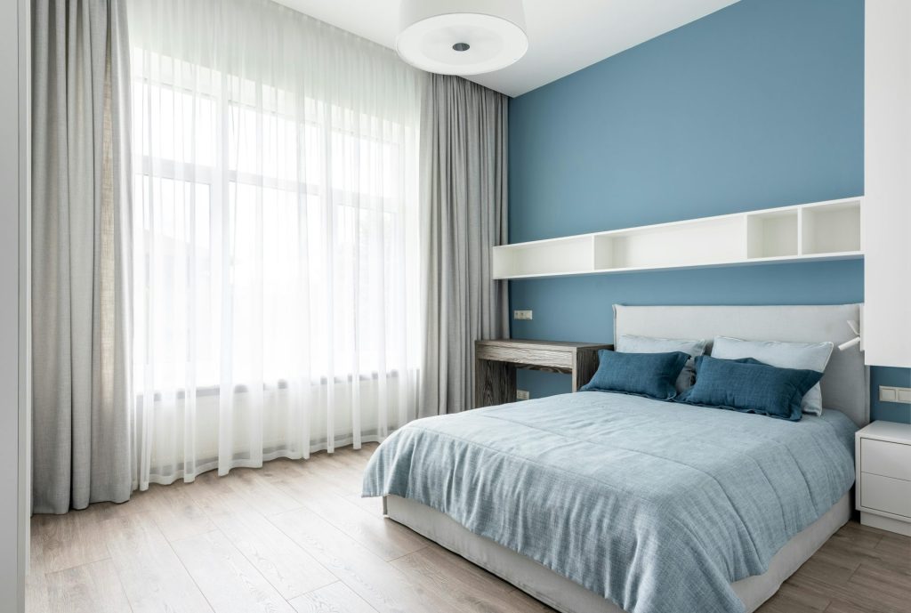 bleu canard chambre mur