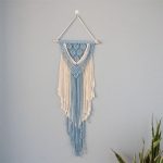 Macramé mural bleu